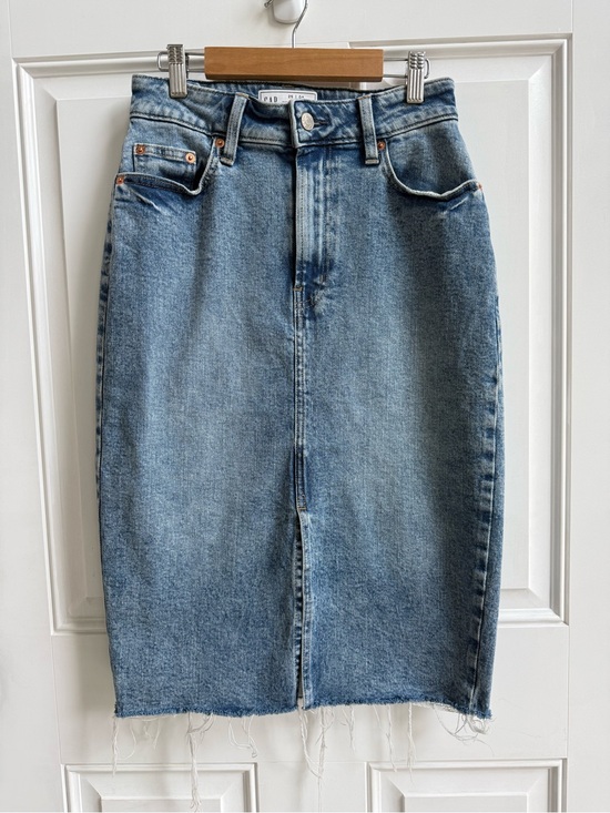GAP Dresses & Skirts - Gap Iconic Denim Midi Pencil Skirt with front split fringe fall western classic
